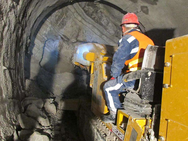 隧道开挖使用哪种设备好,岩石隧道掘进机最佳掘进机械